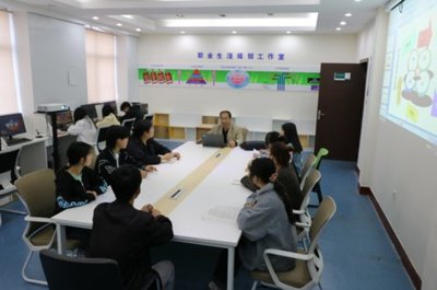 教育咨询服务 在知识的海洋中为您导航